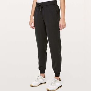 Lululemon On the Fly Black Joggers, Size 6